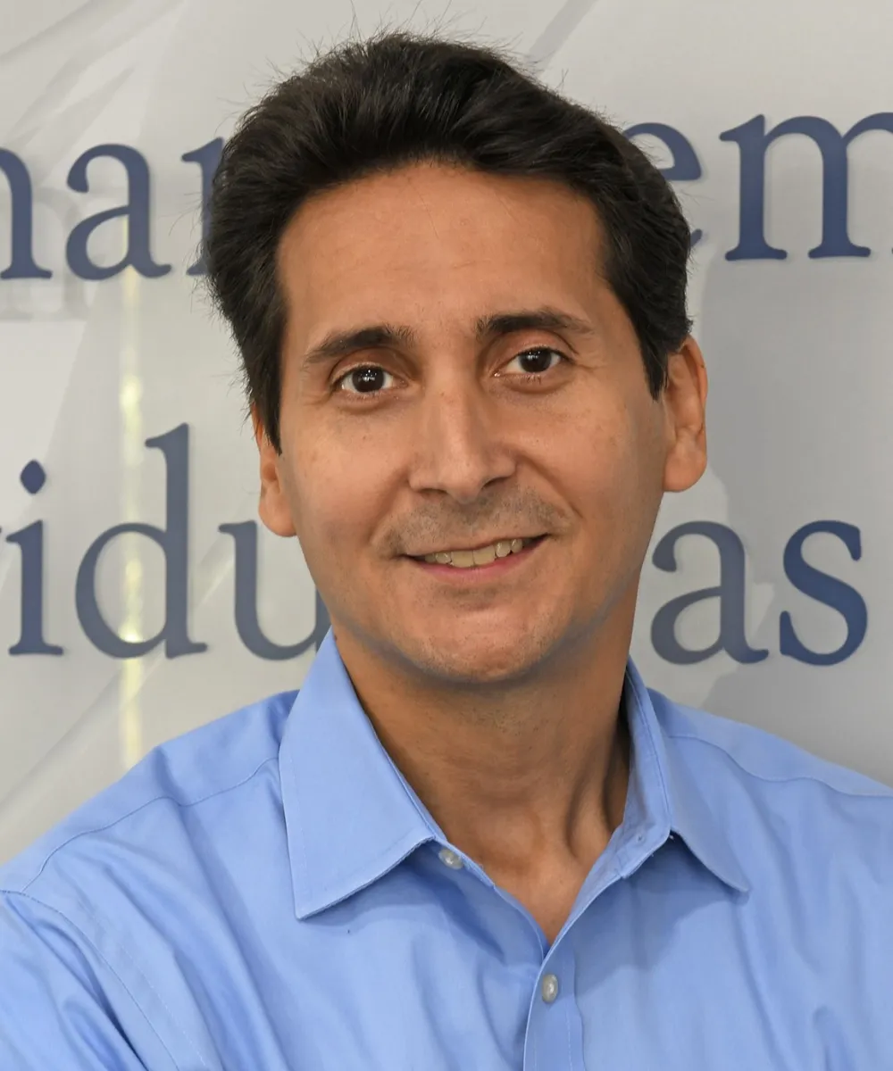 Louis | Director of Research | Valicenti Advisory Services