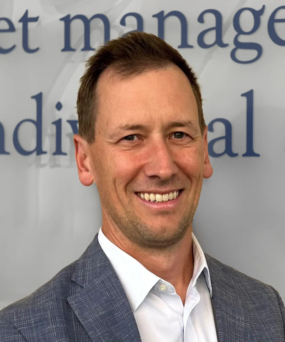 Sean M. | Investment Analyst | Valicenti Advisory Services
